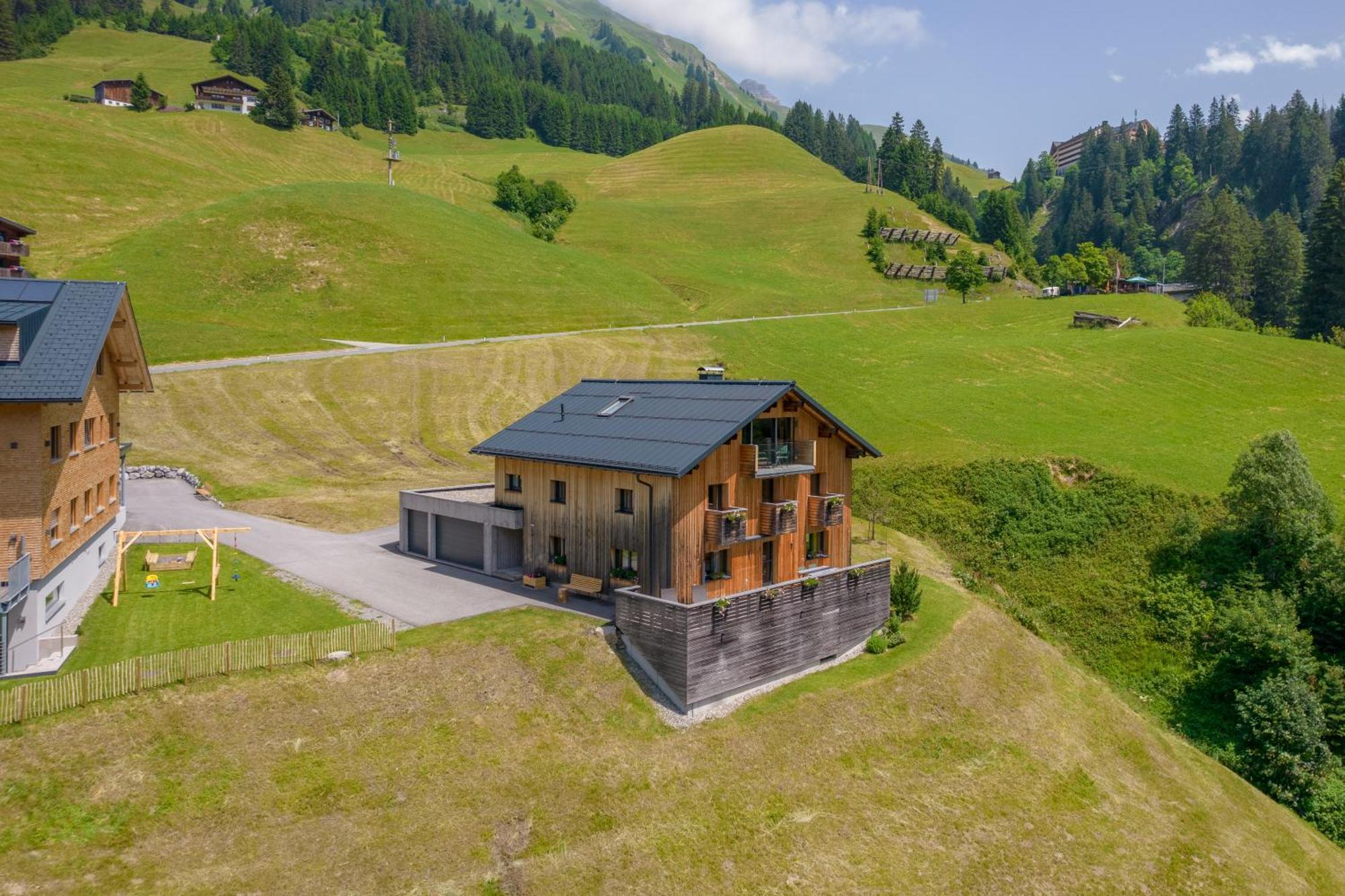Hus24 Aparthotel Schroecken Exterior photo
